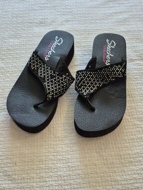 Skechers Women's Yoga Foam Flip Flops Sandals Size 9